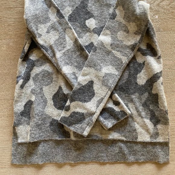ATHLETA GRAY CAMO ALPACA MERINO WOOL SWEATER - Picture 4 of 7